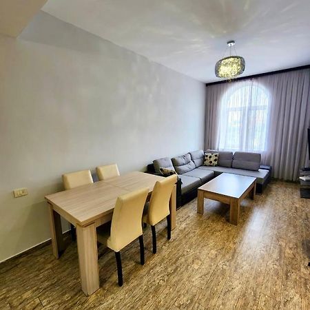 Luxury Spacious 3 Bedroom 2 Bathroom Apartment , New Building, Yerevan Exterior photo